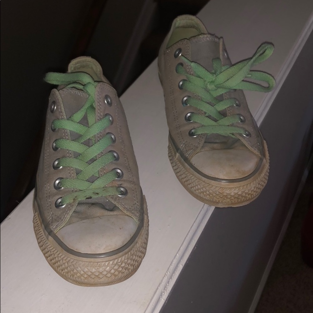 Mint green and grey low top converse double